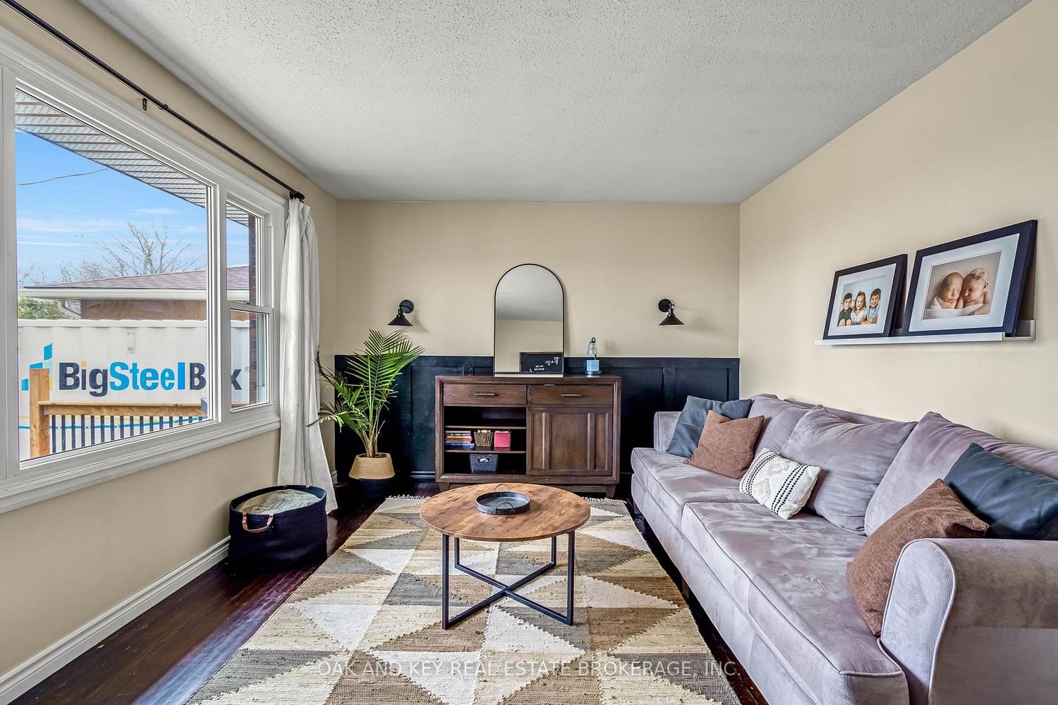 Detached House for sale at 26 Sinclair Avenue, St. Thomas, Ontario, N5R 3A8 - St. Thomas - MLS: X12955574