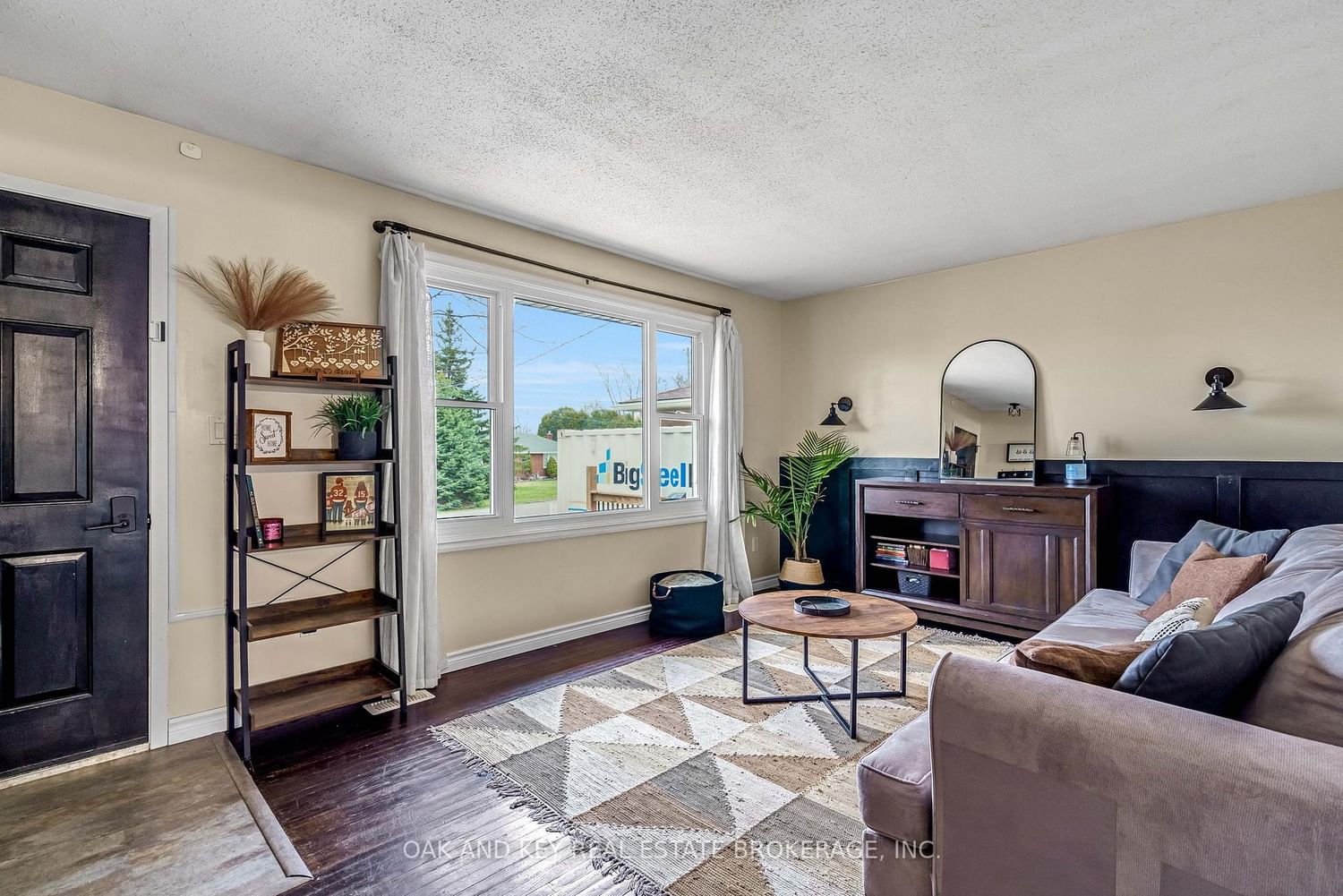 Detached House for sale at 26 Sinclair Avenue, St. Thomas, Ontario, N5R 3A8 - St. Thomas - MLS: X12955574