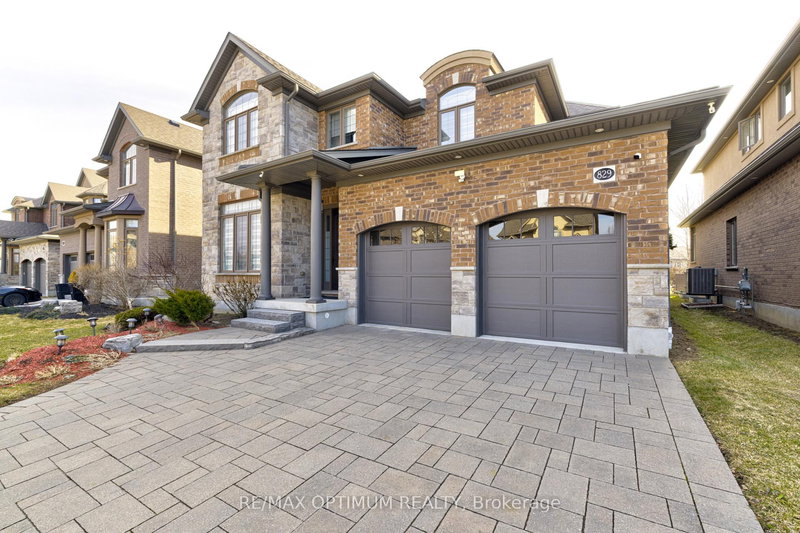 829 COPPER RIDGE Dr, Waterloo, N2K 0B5 | Image 2