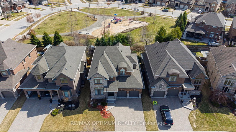 829 COPPER RIDGE Dr, Waterloo, N2K 0B5 | Image 3