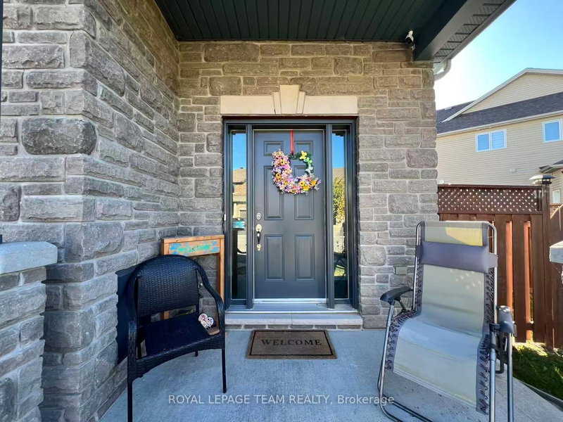 1097 NORTHGRAVES Cres, Ottawa, K2M 0C6 | Image 3