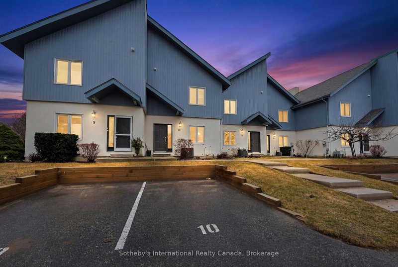 10 - 110 KELLIE'S Way, Blue Mountains, L9Y 0L6 | Image 2