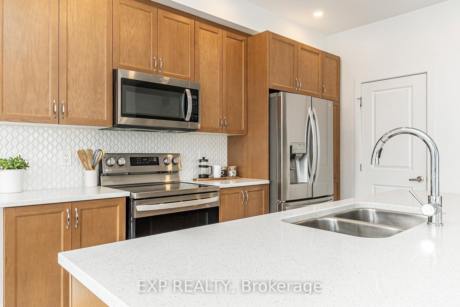 914 Alvarez Lane - Photo 15