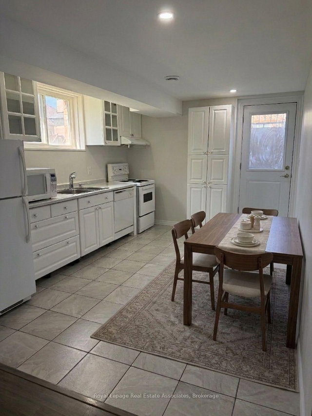 Basement - 135 Monarch Street