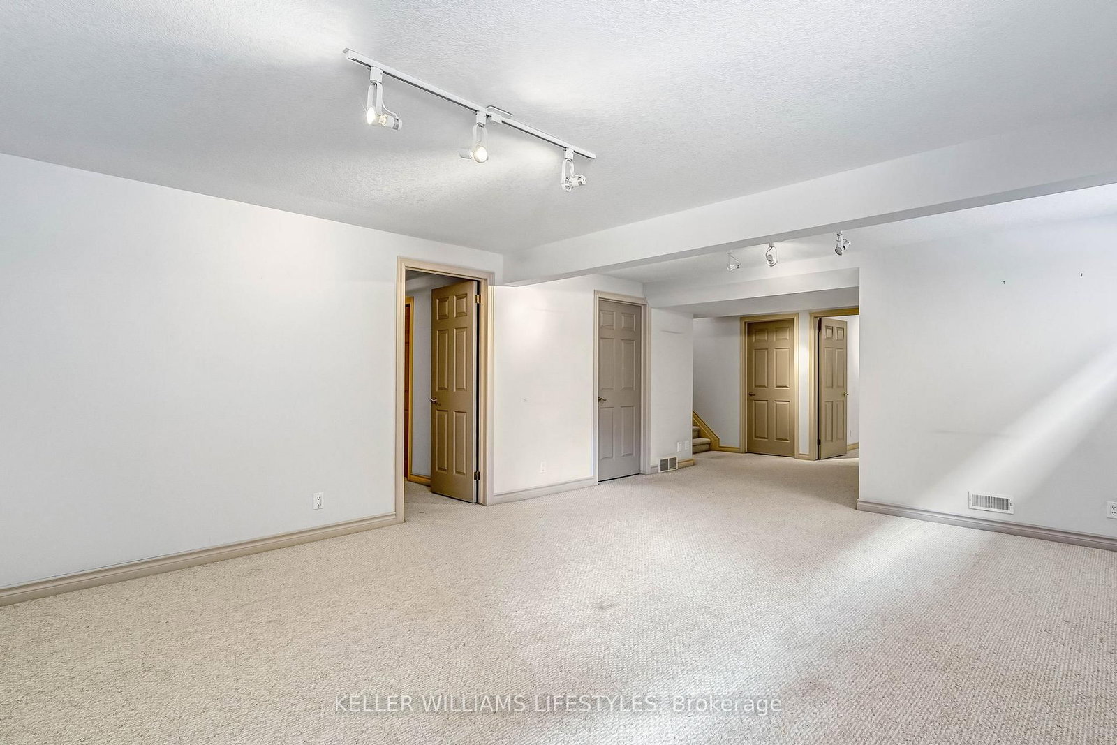 1040 Riverside Drive • #61 • London North, ON photo 38