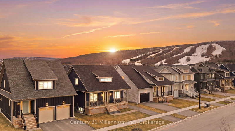 115 Courtland St, Blue Mountains, L9Y 0R4 | Image 2