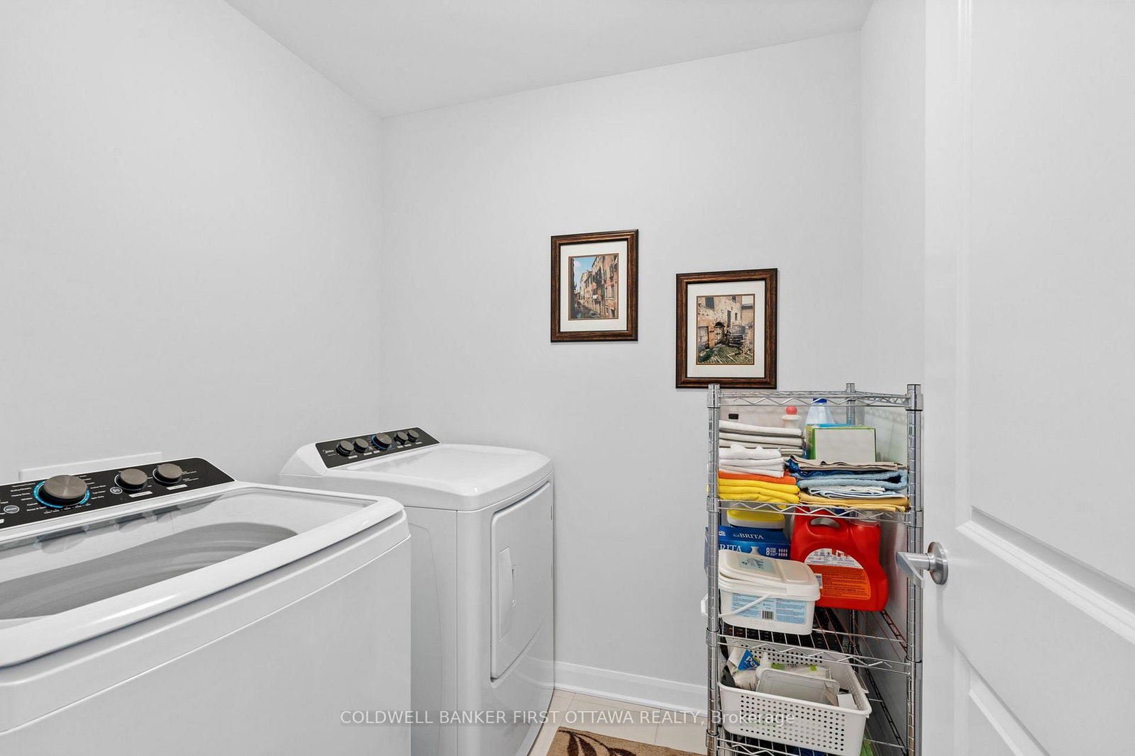 Detached House for sale at 522 Anchor Circle, Manotick, Ontario, K2B 7Z5 - Mahogany Community - MLS: X12956280