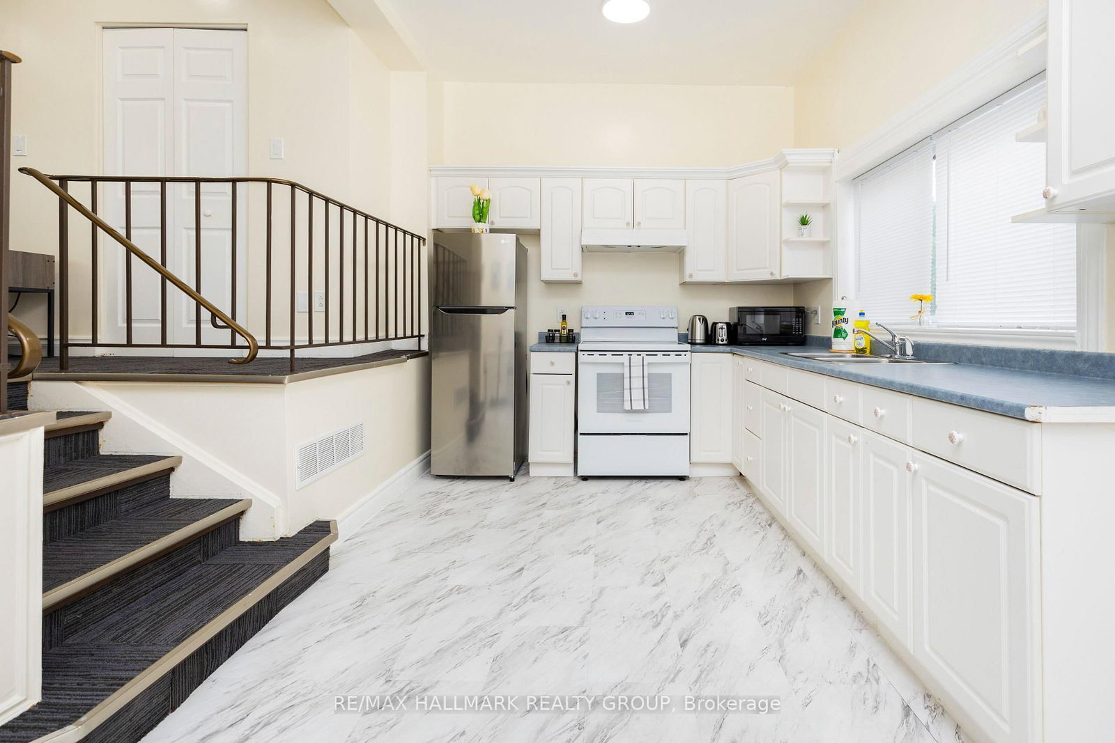 456 BRONSON Avenue, Unit 5 - Photo 4