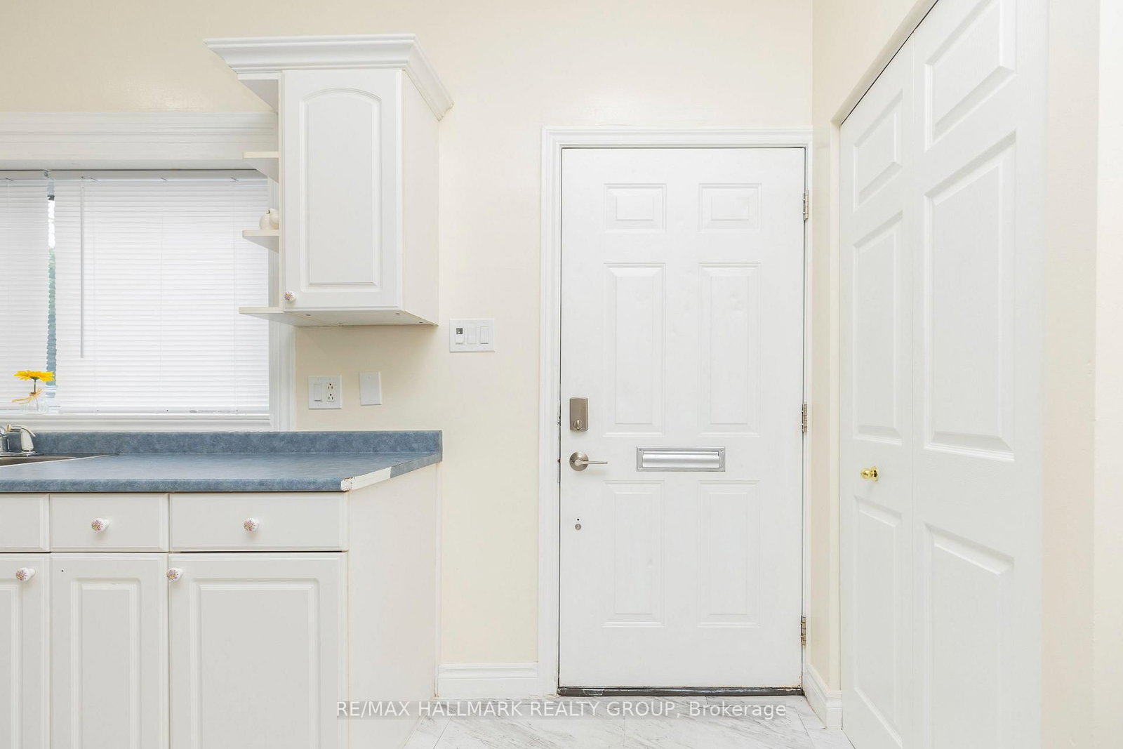 456 BRONSON Avenue, Unit 5 - Photo 7