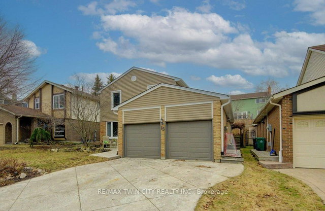 15 Deerwood Crescent