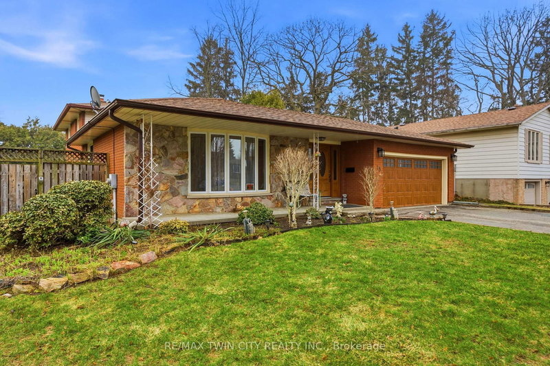 13 Brooks Crt, Brantford, N3R 6X9 | Image 3