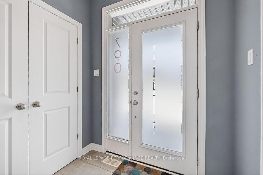 790 Cairn Crescent - Photo 3