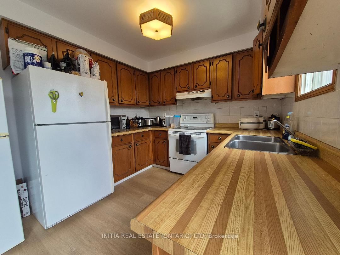 Detached House for sale at 176 Chepstow Close, London North, Ontario, N6G 3S2 - North K - MLS: X12956748