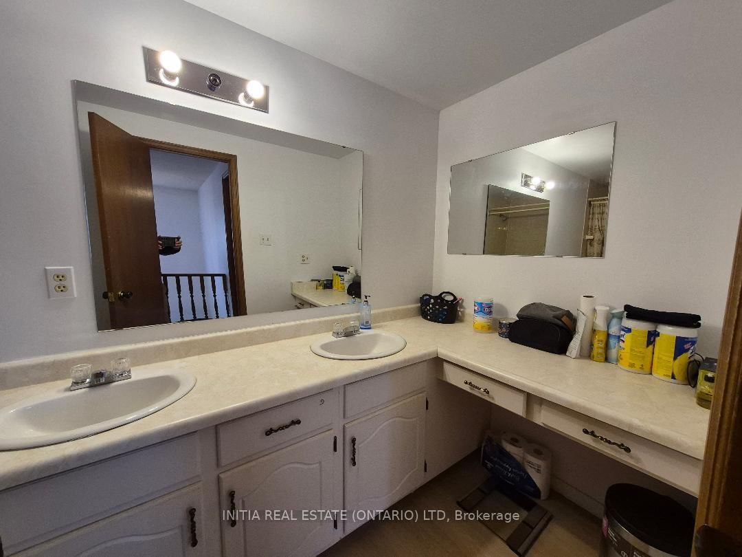 Detached House for sale at 176 Chepstow Close, London North, Ontario, N6G 3S2 - North K - MLS: X12956748