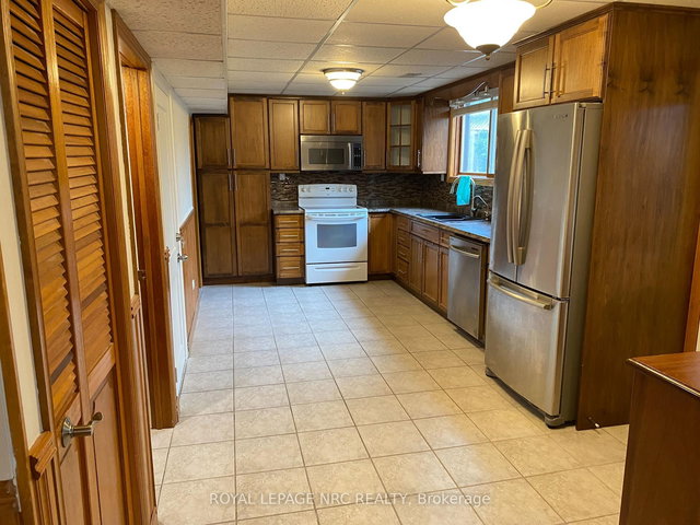 Lower level - 7151 Maywood Street