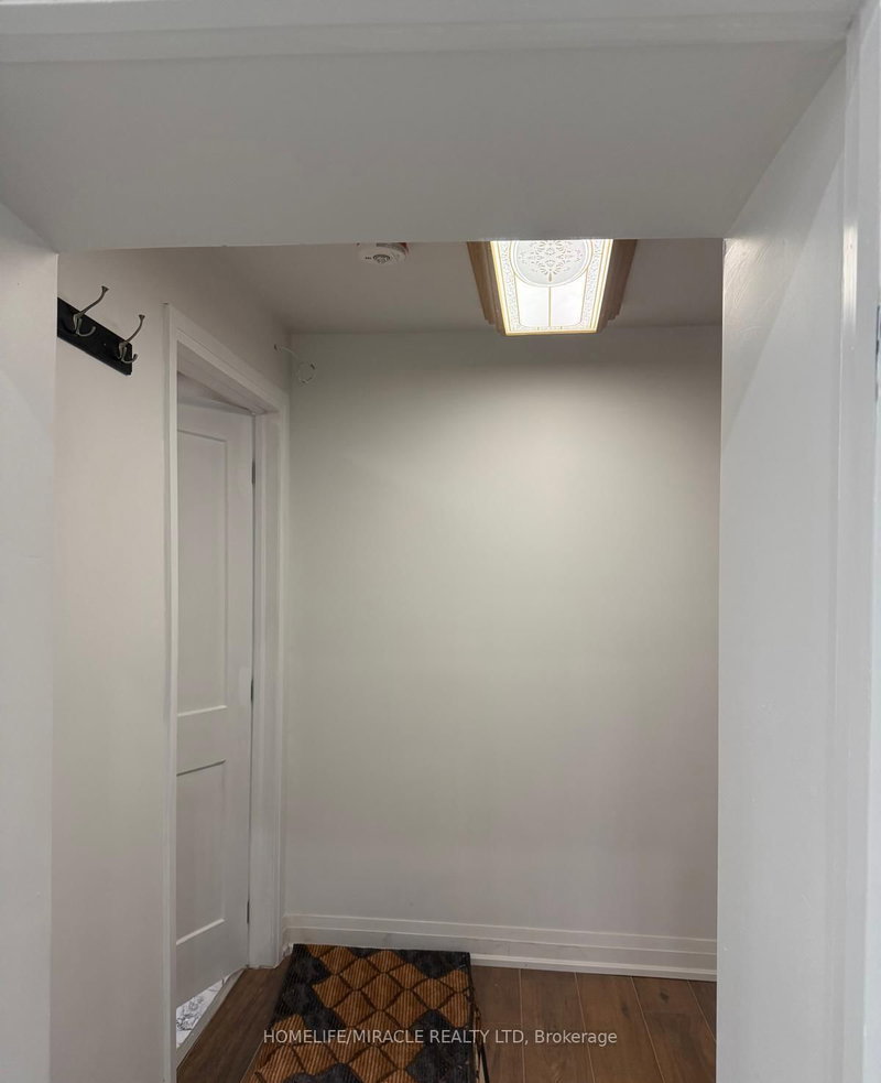 69 Southworth St N, Welland, L3B 1Y3 | Image 3