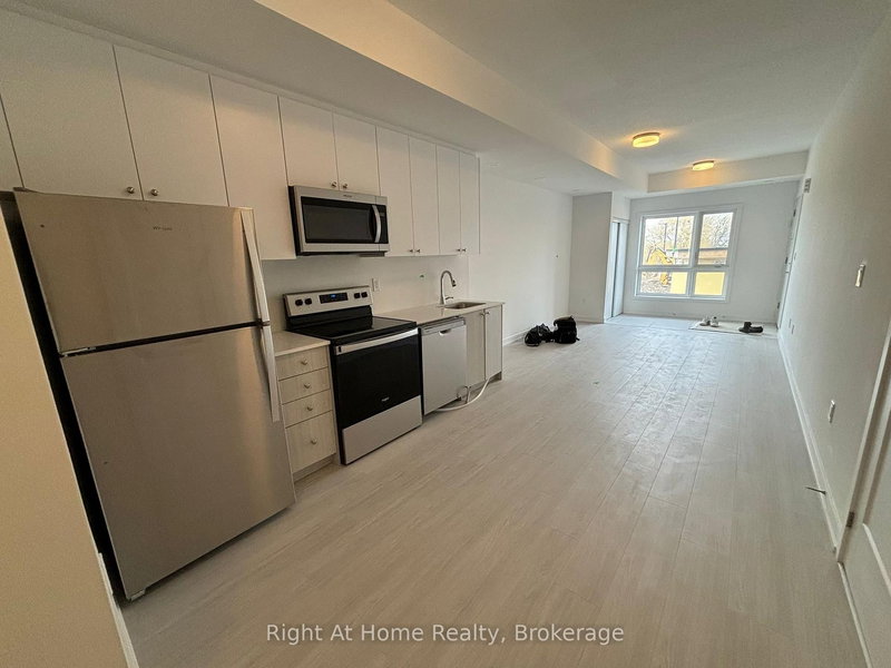 home for lease on R31-25 Palace Street