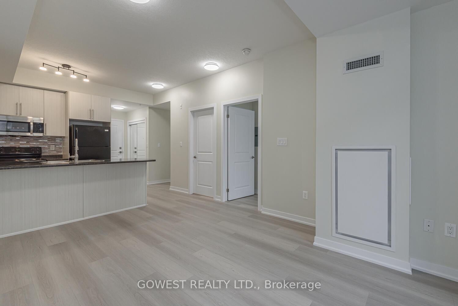 Condo for sale at 306-85 Robinson Street, Hamilton, Ontario, L8P 0B9 - Durand - MLS: X12956916