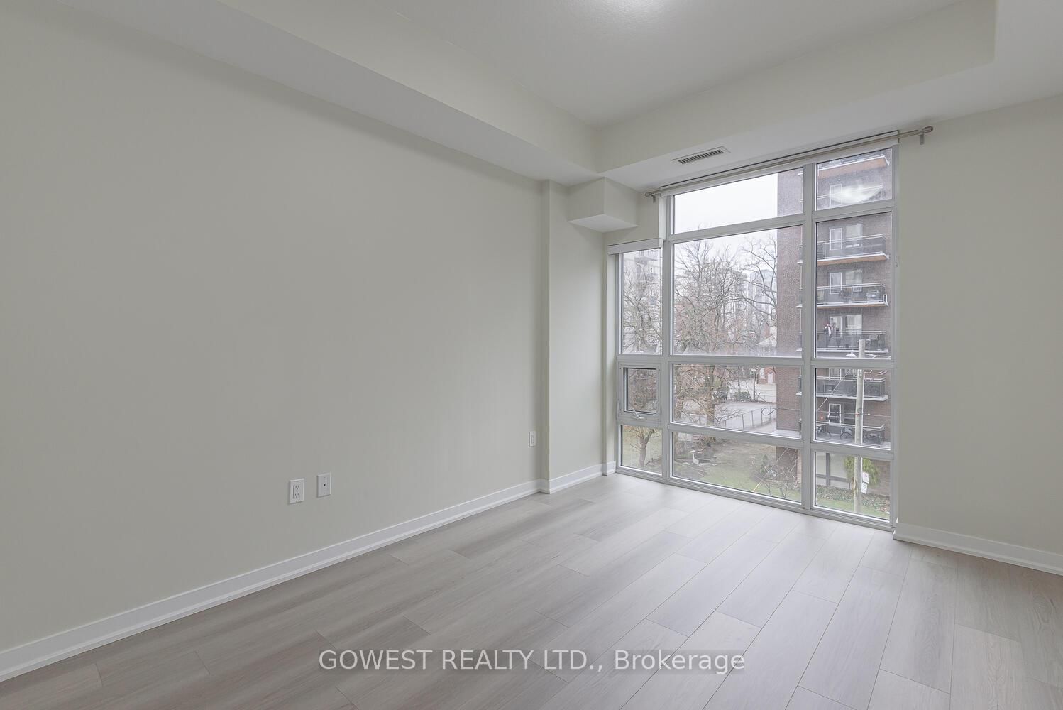 Condo for sale at 306-85 Robinson Street, Hamilton, Ontario, L8P 0B9 - Durand - MLS: X12956916