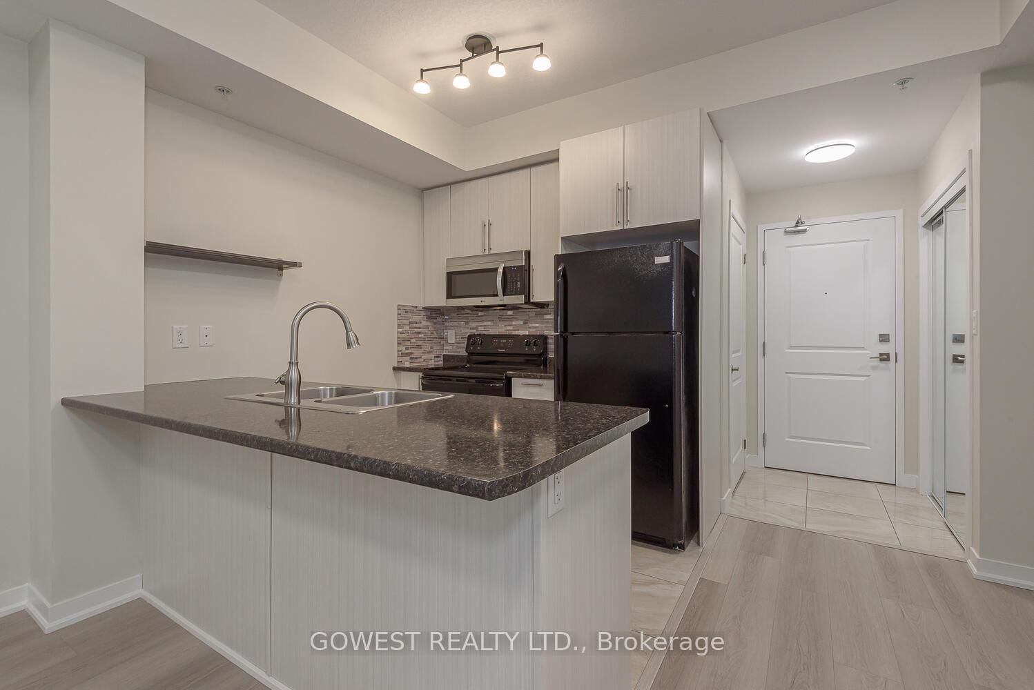 Condo for sale at 306-85 Robinson Street, Hamilton, Ontario, L8P 0B9 - Durand - MLS: X12956916