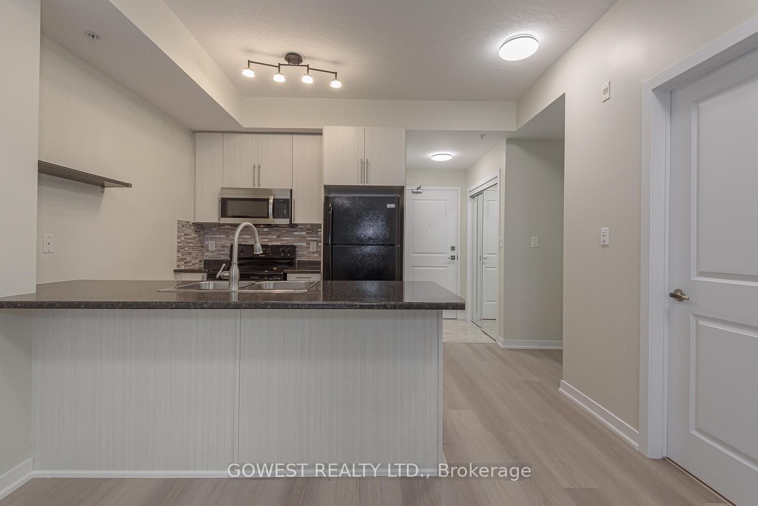 Condo for sale at 306-85 Robinson Street, Hamilton, Ontario, L8P 0B9 - Durand - MLS: X12956916