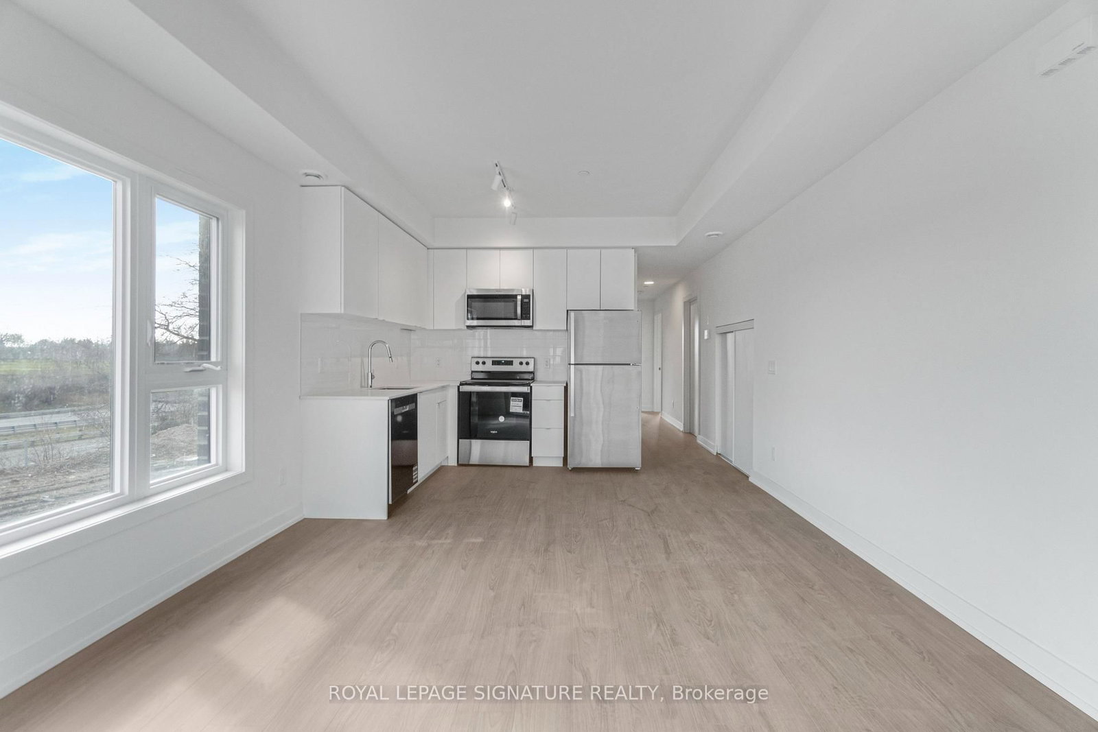 16 Melbourne Avenue, Unit 201D - Photo 5