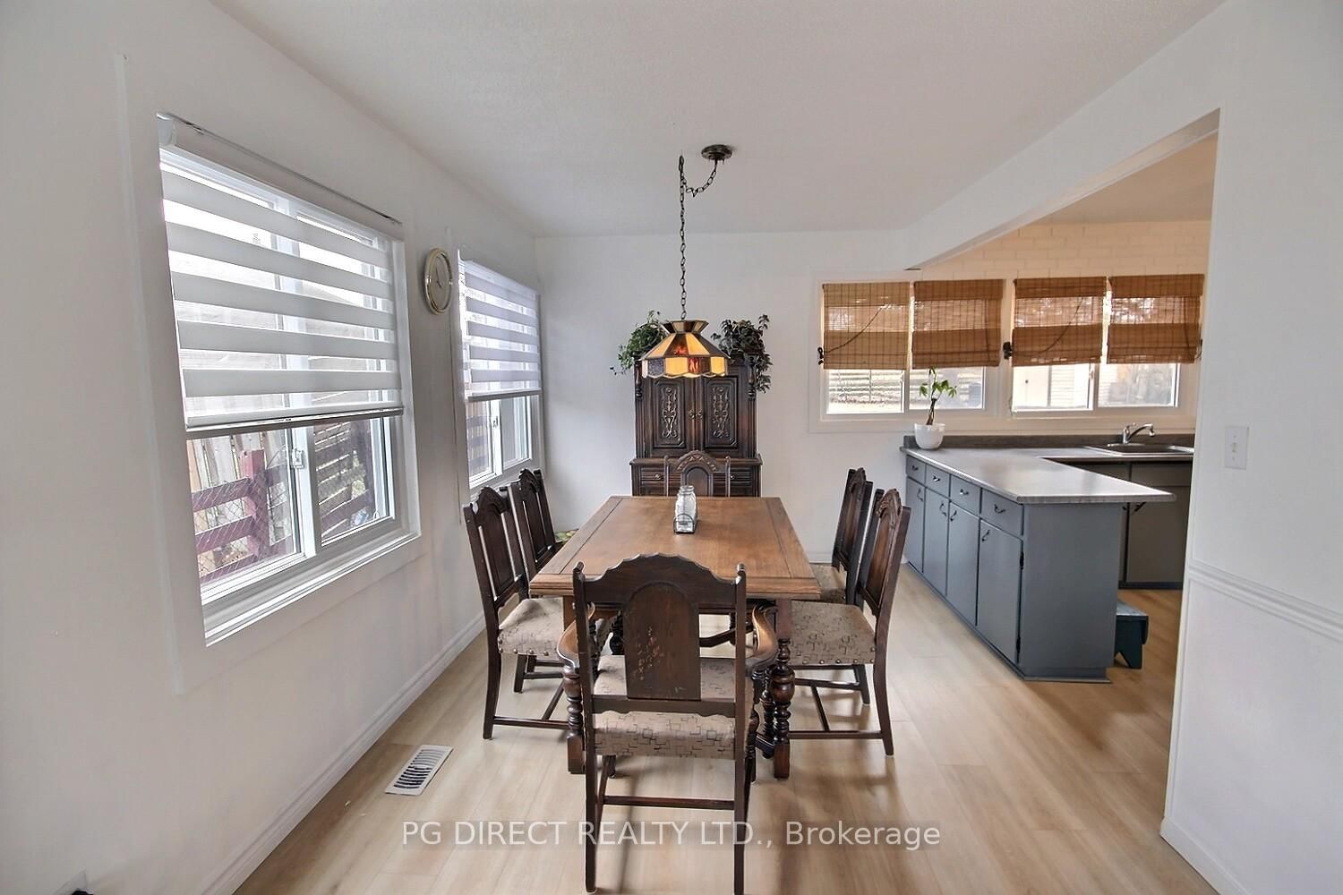 Detached House for sale at 10 Victoria Avenue, Quinte West, Ontario, K8V 4Z1 - Trenton Ward - MLS: X12957078