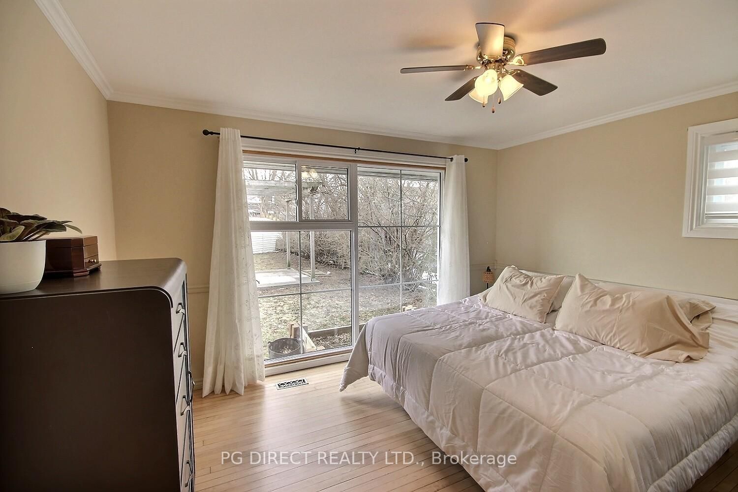 Detached House for sale at 10 Victoria Avenue, Quinte West, Ontario, K8V 4Z1 - Trenton Ward - MLS: X12957078