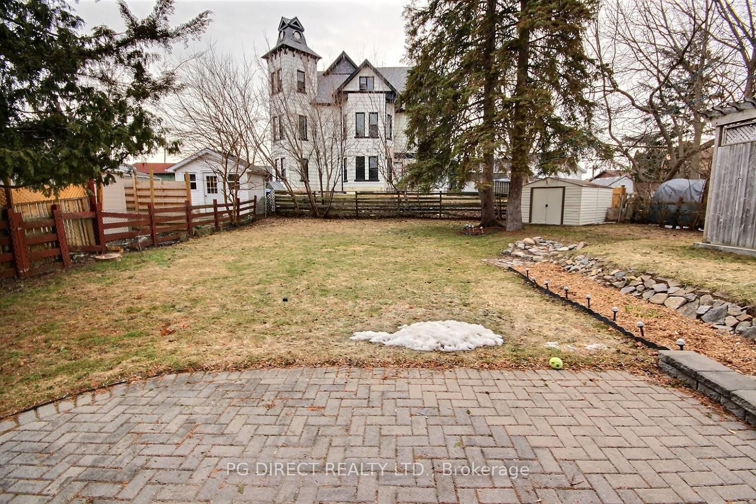 Detached House for sale at 10 Victoria Avenue, Quinte West, Ontario, K8V 4Z1 - Trenton Ward - MLS: X12957078