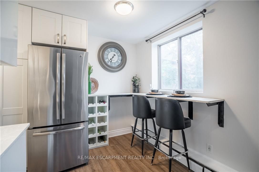 141 Catharine Street, Unit 204 - Photo 10