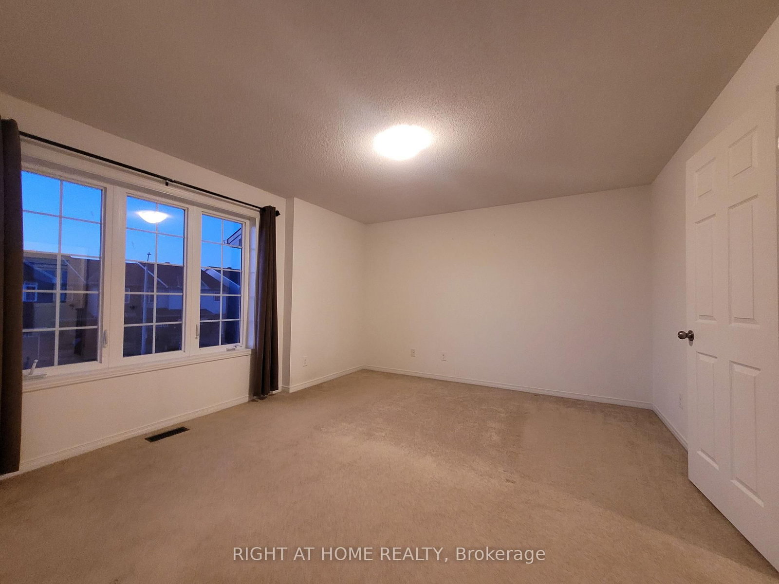 204 ROLLING MEADOW Crescent - Photo 13