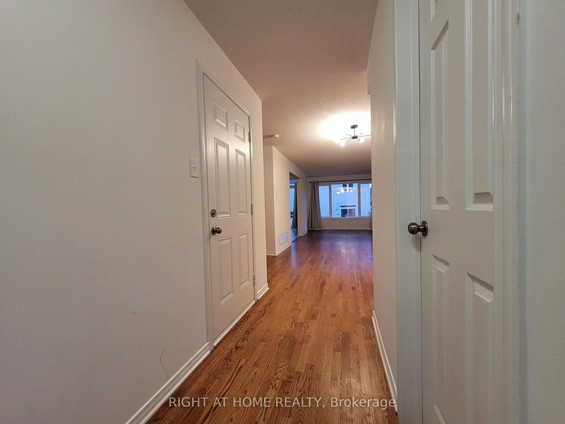 204 ROLLING MEADOW Cres, Orleans, K1W 0B1 | Image 3