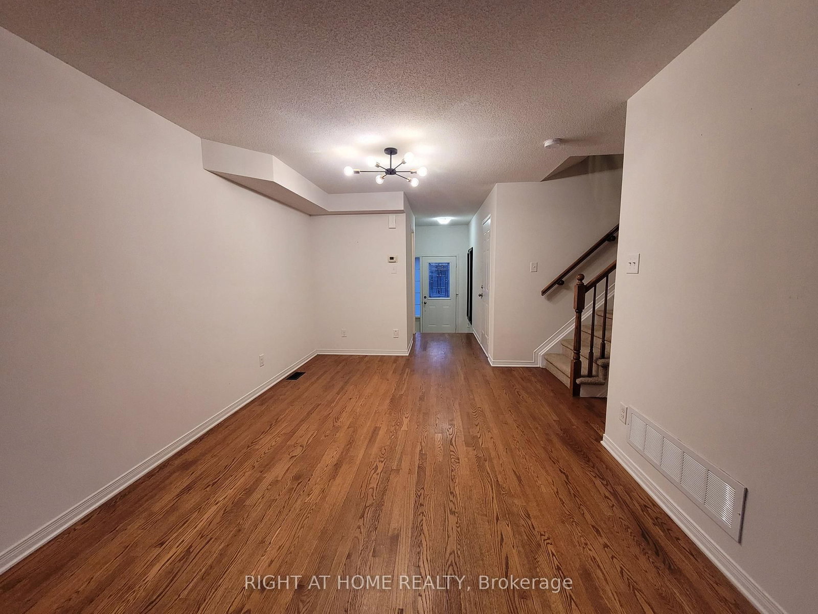 204 ROLLING MEADOW Crescent - Photo 7