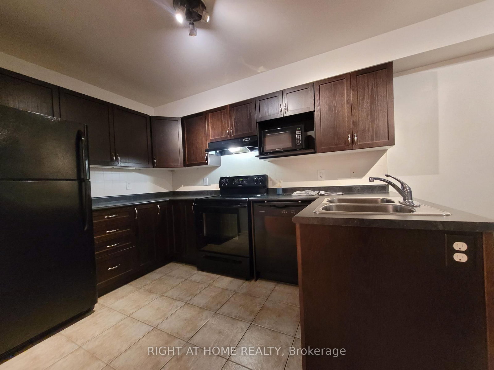 204 ROLLING MEADOW Crescent - Photo 8