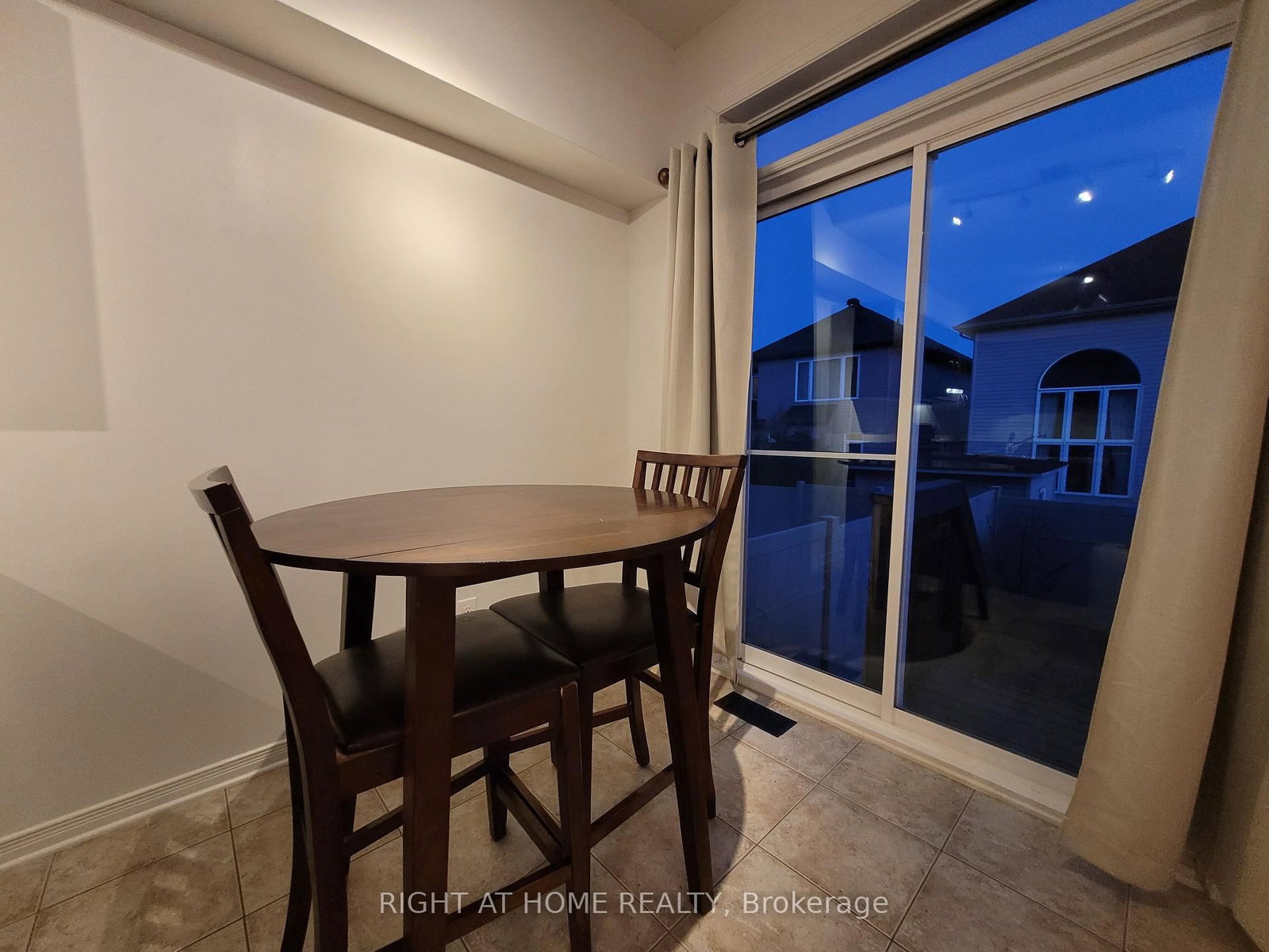 204 ROLLING MEADOW Crescent - Photo 9