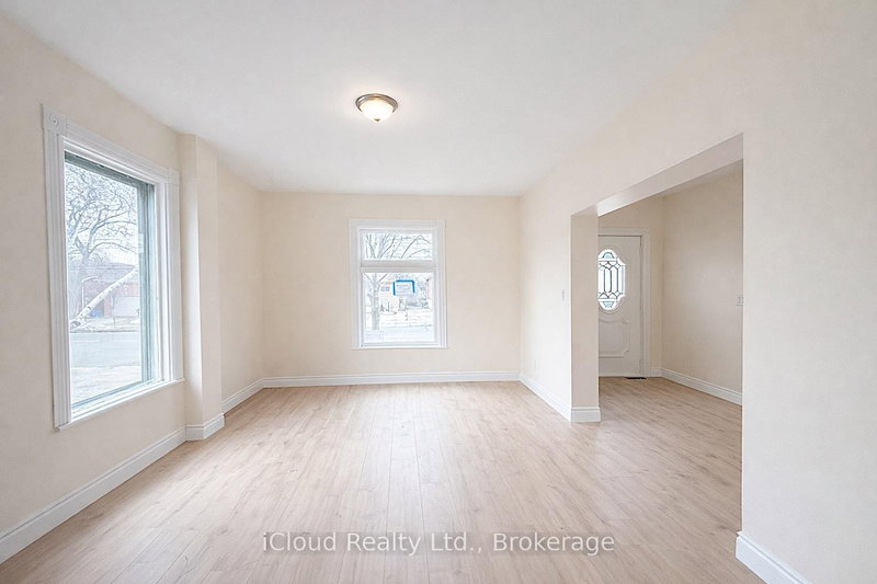 405 Upper Wentworth St, Hamilton, L9A 4T4 | Image 3