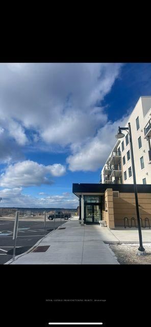 403 - 19B West St, Kawartha Lakes, K9V 1C4 | Image 3