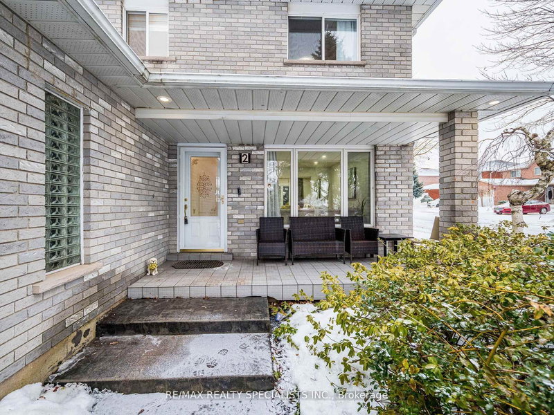 2 Robespierre Crt, Hamilton, L9B 2G6 | Image 3