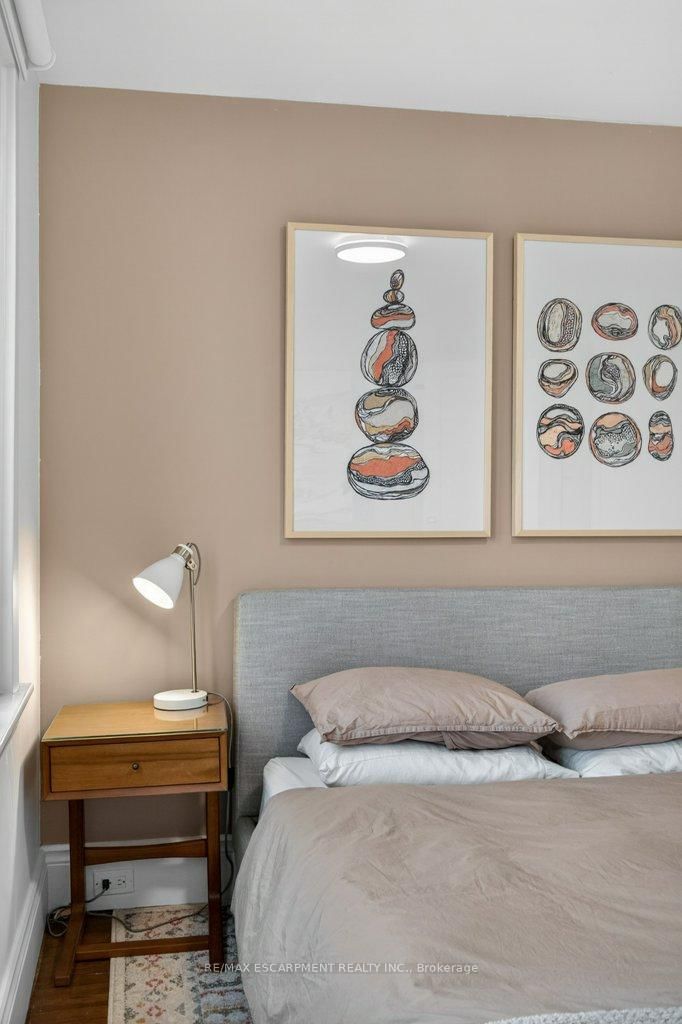 Detached House for sale at 248 London Street, Hamilton, Ontario, L8K 2H2 - Delta - MLS: X12957542