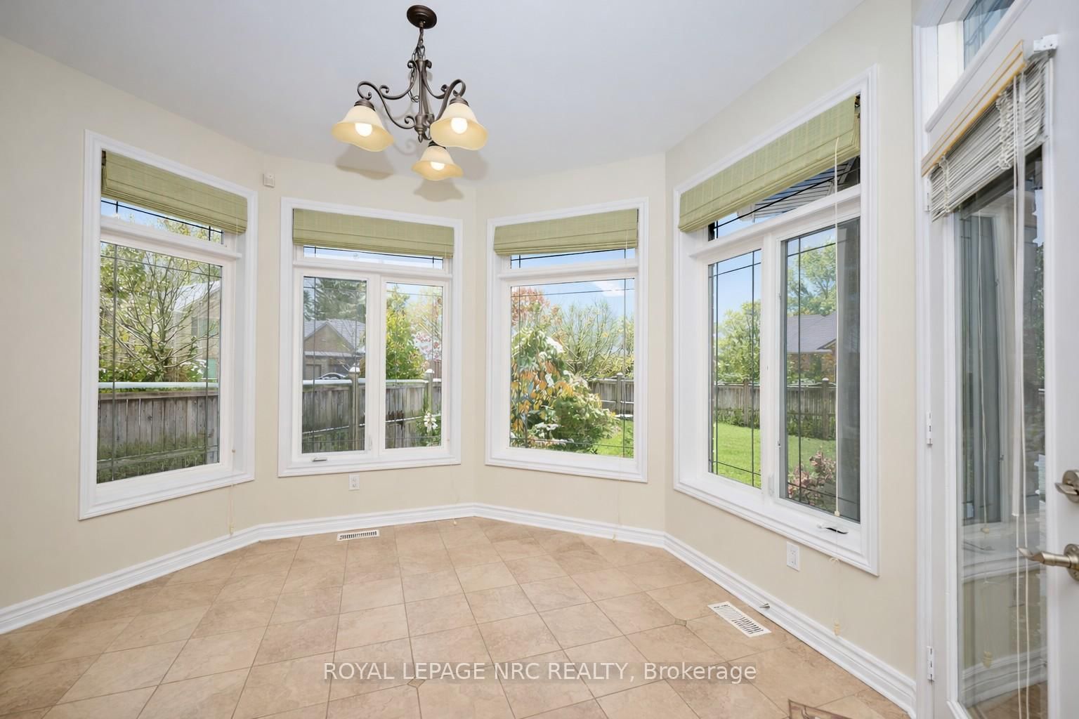 Detached House for sale at 45 Timber Creek Crescent, Pelham, Ontario, L3E 0P3 - Fonthill - MLS: X12957564