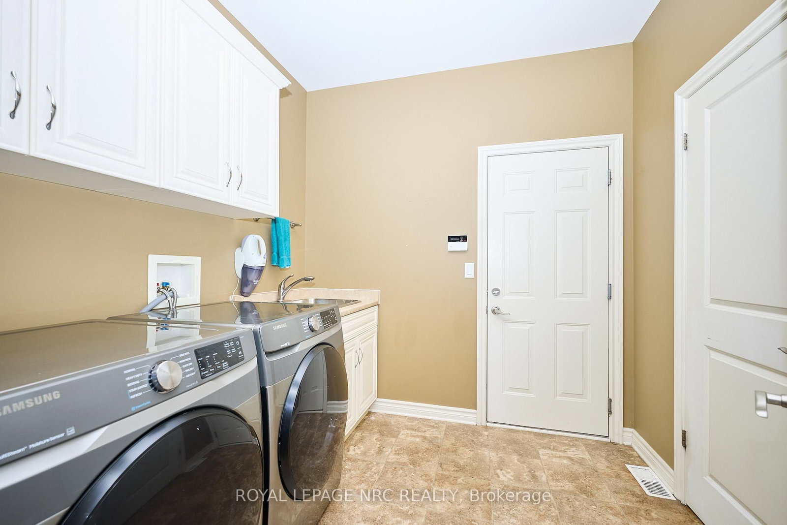 Detached House for sale at 45 Timber Creek Crescent, Pelham, Ontario, L3E 0P3 - Fonthill - MLS: X12957564