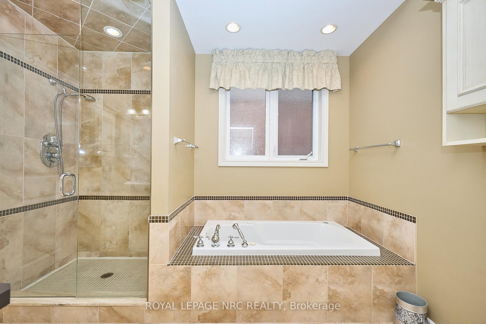 Detached House for sale at 45 Timber Creek Crescent, Pelham, Ontario, L3E 0P3 - Fonthill - MLS: X12957564