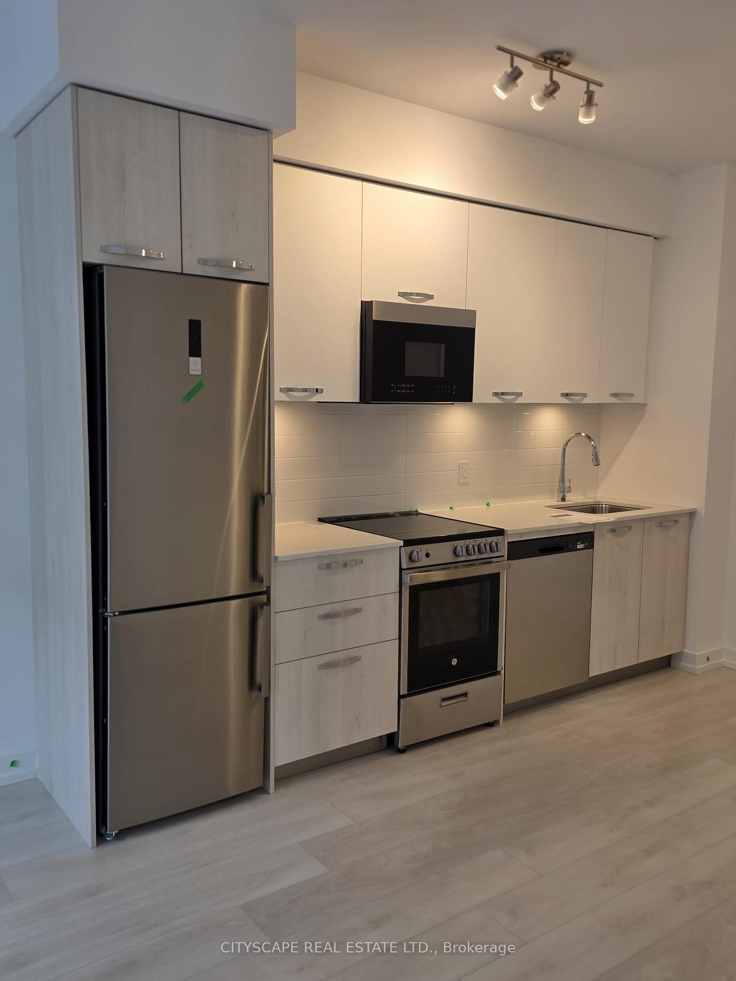 75 James Street, Unit 417 - Photo 11