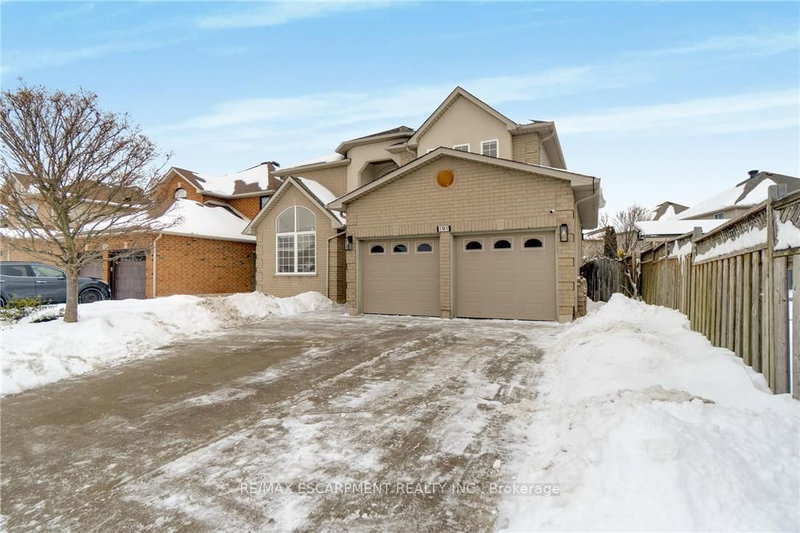 191 Hawkswood Tr, Hamilton, L9B 2T1 | Image 2
