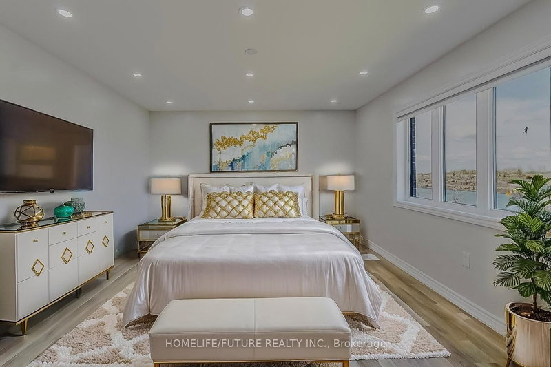 114 Shoreview Dr, Welland, L3B 0H3 | Image 3