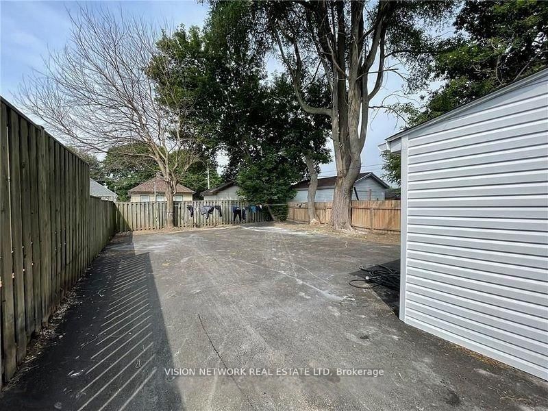 271 Highbury Ave N Avenue - Photo 2