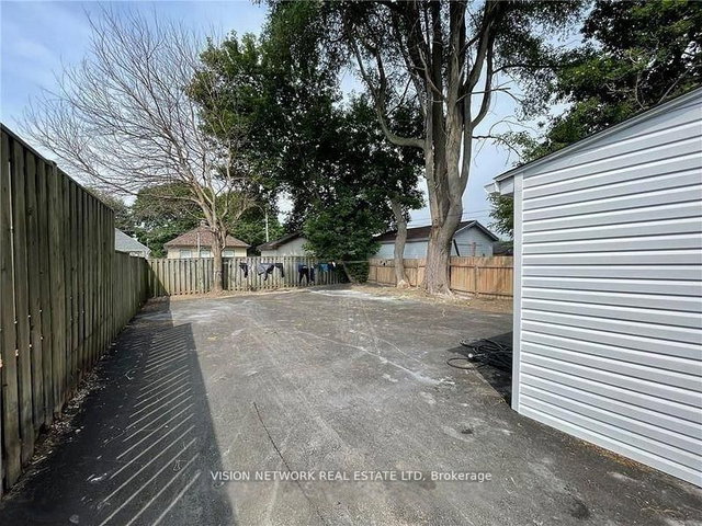 271 Highbury Ave N Avenue