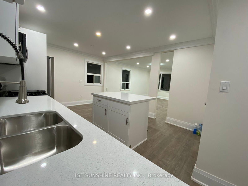 #Upper - 40 BARTLETT St, St. Catharines, L2M 5L1 | Image 2