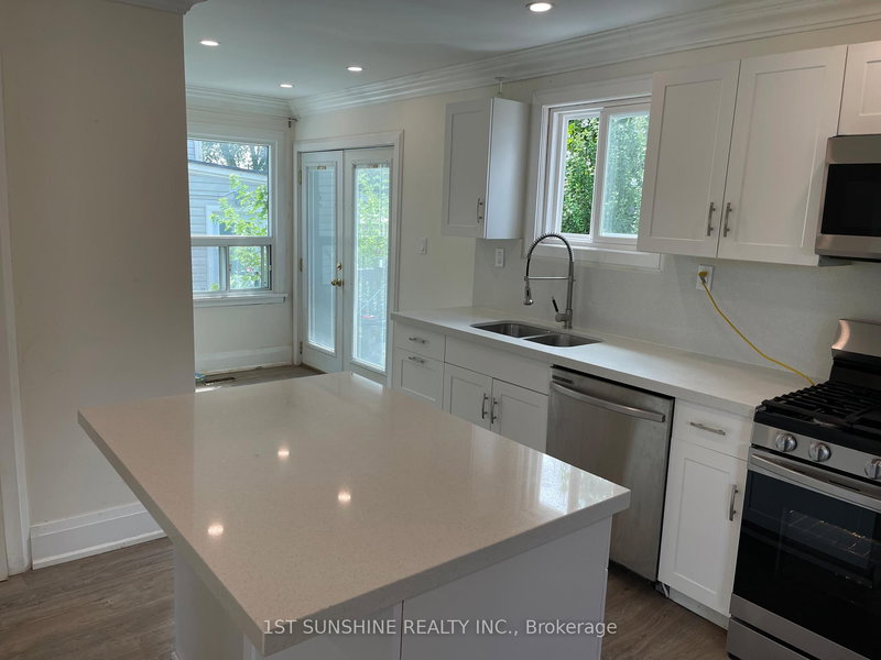 #Upper - 40 BARTLETT St, St. Catharines, L2M 5L1 | Image 3