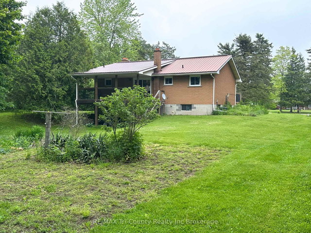 889 Norfolk County 28 Road